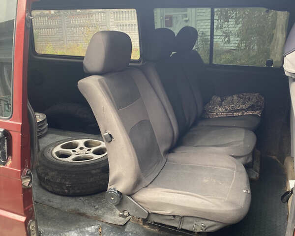 Красный Фольксваген Transporter, объемом двигателя 2.5 л и пробегом 370 тыс. км за 4800 $, фото 8 на Automoto.ua