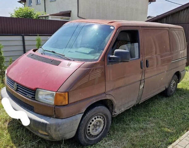 Красный Фольксваген Transporter, объемом двигателя 2.5 л и пробегом 412 тыс. км за 2375 $, фото 6 на Automoto.ua