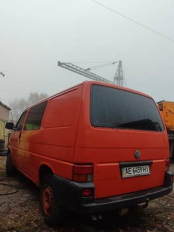 Красный Фольксваген Transporter, объемом двигателя 2.5 л и пробегом 580 тыс. км за 5200 $, фото 6 на Automoto.ua