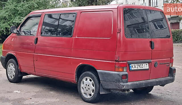 Красный Фольксваген Transporter, объемом двигателя 2.5 л и пробегом 460 тыс. км за 4400 $, фото 3 на Automoto.ua