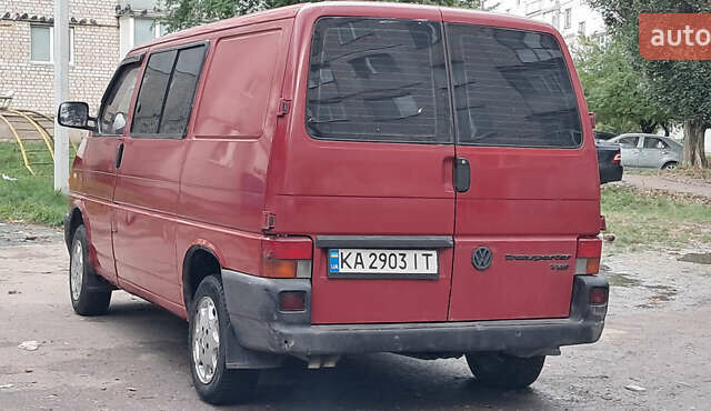 Красный Фольксваген Transporter, объемом двигателя 2.5 л и пробегом 460 тыс. км за 4400 $, фото 9 на Automoto.ua