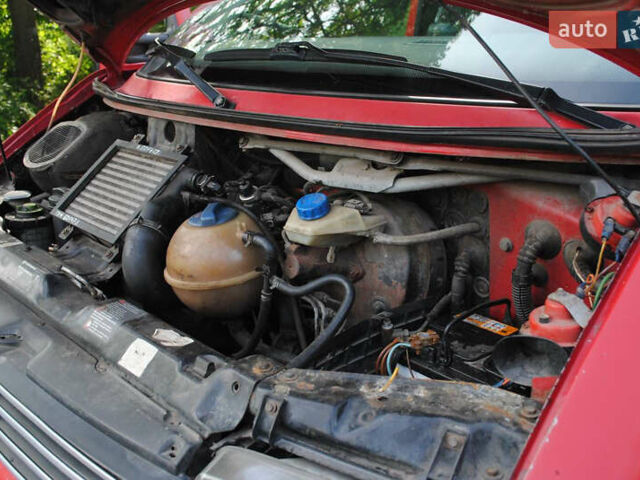 Красный Фольксваген Transporter, объемом двигателя 0 л и пробегом 608 тыс. км за 4300 $, фото 14 на Automoto.ua