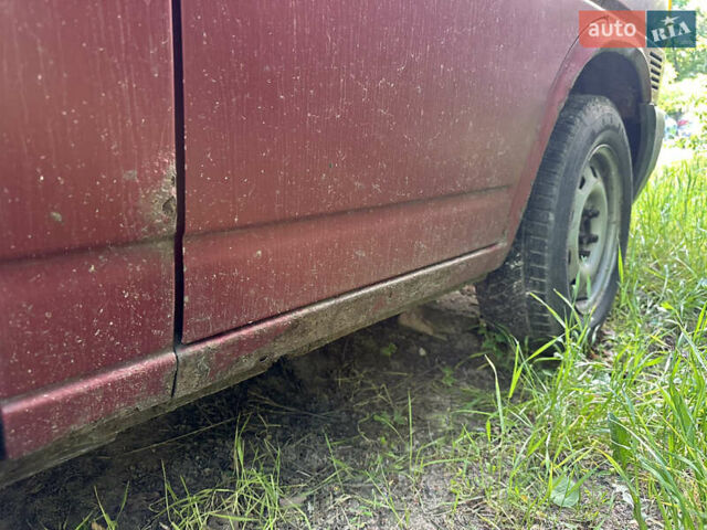 Красный Фольксваген Transporter, объемом двигателя 1.9 л и пробегом 320 тыс. км за 3300 $, фото 7 на Automoto.ua