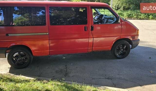 Красный Фольксваген Transporter, объемом двигателя 2.37 л и пробегом 1 тыс. км за 3400 $, фото 4 на Automoto.ua