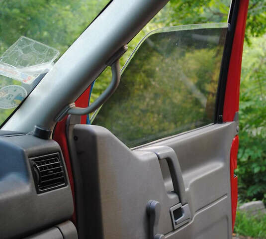 Красный Фольксваген Transporter, объемом двигателя 0 л и пробегом 608 тыс. км за 4300 $, фото 7 на Automoto.ua