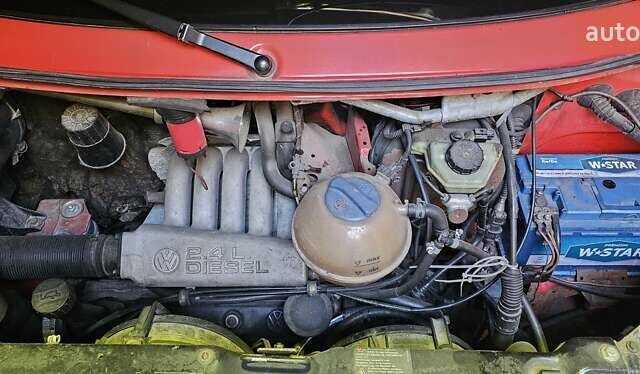 Красный Фольксваген Transporter, объемом двигателя 2.37 л и пробегом 1 тыс. км за 3400 $, фото 7 на Automoto.ua