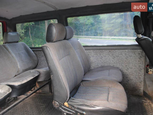 Красный Фольксваген Transporter, объемом двигателя 0 л и пробегом 608 тыс. км за 4300 $, фото 9 на Automoto.ua