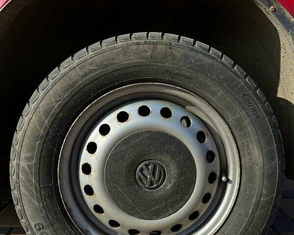 Красный Фольксваген Transporter, объемом двигателя 2.46 л и пробегом 350 тыс. км за 6900 $, фото 22 на Automoto.ua