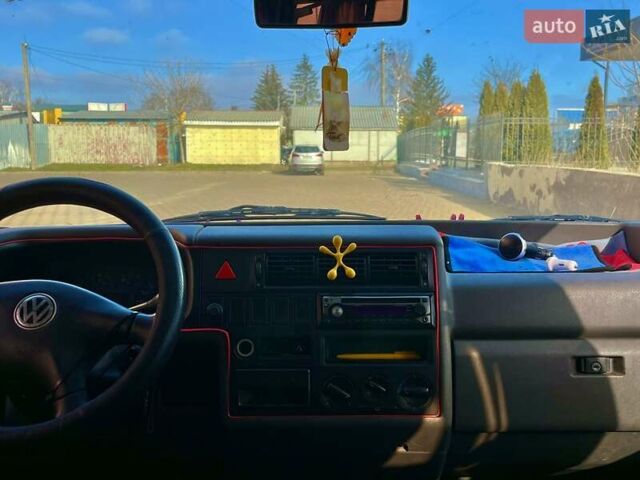 Красный Фольксваген Transporter, объемом двигателя 2.46 л и пробегом 350 тыс. км за 6900 $, фото 13 на Automoto.ua