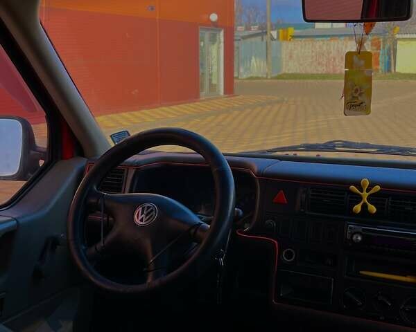 Красный Фольксваген Transporter, объемом двигателя 2.46 л и пробегом 350 тыс. км за 6900 $, фото 12 на Automoto.ua