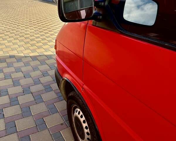 Красный Фольксваген Transporter, объемом двигателя 2.46 л и пробегом 350 тыс. км за 6900 $, фото 8 на Automoto.ua