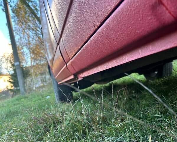 Красный Фольксваген Transporter, объемом двигателя 2.4 л и пробегом 400 тыс. км за 4600 $, фото 6 на Automoto.ua