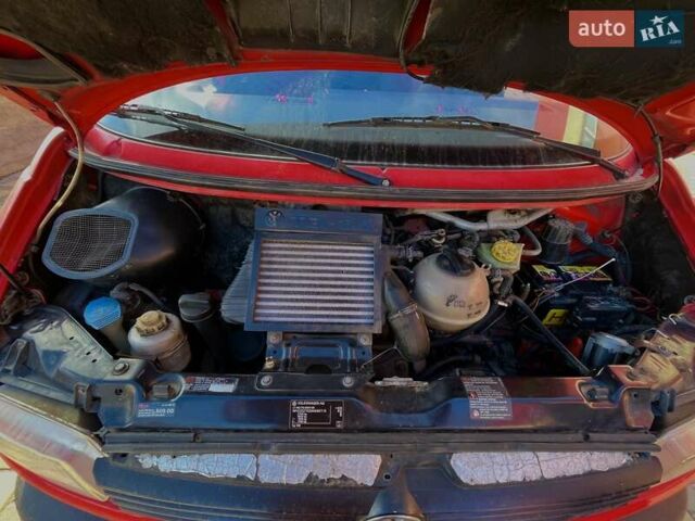 Красный Фольксваген Transporter, объемом двигателя 2.46 л и пробегом 350 тыс. км за 6900 $, фото 20 на Automoto.ua