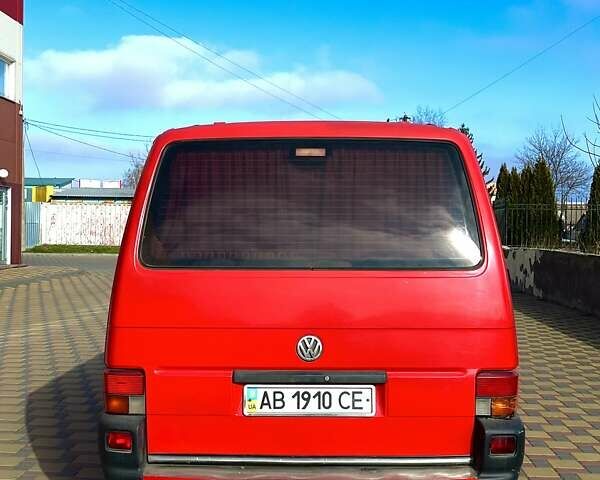 Красный Фольксваген Transporter, объемом двигателя 2.46 л и пробегом 350 тыс. км за 6900 $, фото 1 на Automoto.ua