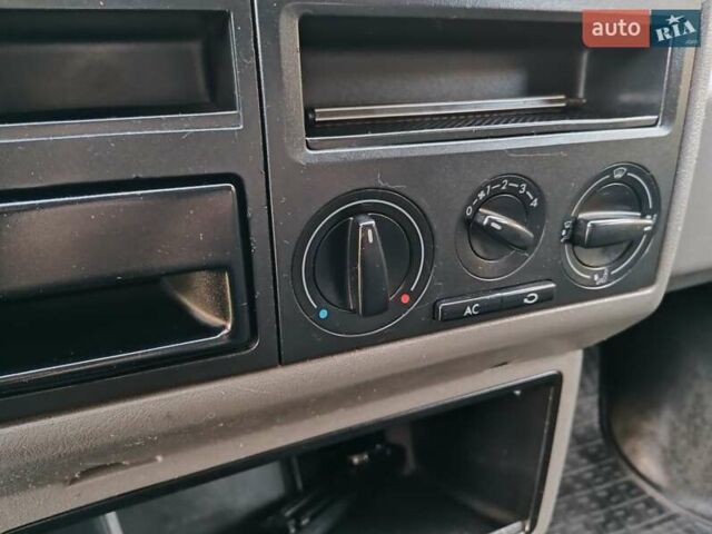 Червоний Фольксваген Transporter, об'ємом двигуна 2.46 л та пробігом 280 тис. км за 8600 $, фото 40 на Automoto.ua