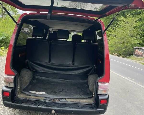 Красный Фольксваген Transporter, объемом двигателя 2.46 л и пробегом 264 тыс. км за 6800 $, фото 1 на Automoto.ua