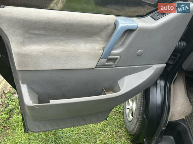 Червоний Фольксваген Transporter, об'ємом двигуна 2.5 л та пробігом 350 тис. км за 5500 $, фото 9 на Automoto.ua