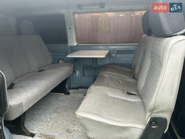 Червоний Фольксваген Transporter, об'ємом двигуна 2.5 л та пробігом 350 тис. км за 5500 $, фото 3 на Automoto.ua