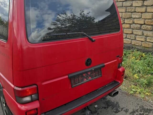Красный Фольксваген Transporter, объемом двигателя 0 л и пробегом 295 тыс. км за 11200 $, фото 4 на Automoto.ua