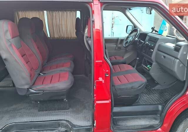 Красный Фольксваген Transporter, объемом двигателя 2.5 л и пробегом 247 тыс. км за 6500 $, фото 5 на Automoto.ua