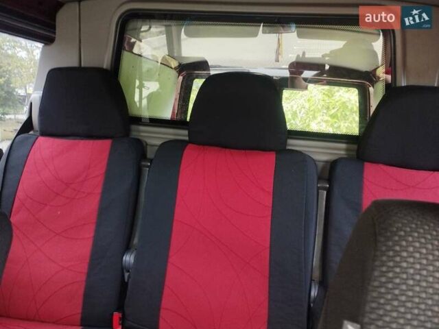 Красный Фольксваген Transporter, объемом двигателя 2.5 л и пробегом 420 тыс. км за 8000 $, фото 15 на Automoto.ua