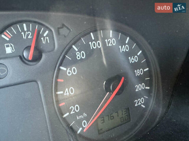 Красный Фольксваген Transporter, объемом двигателя 2.5 л и пробегом 376 тыс. км за 6800 $, фото 6 на Automoto.ua