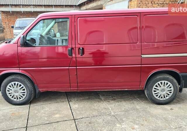 Красный Фольксваген Transporter, объемом двигателя 2.5 л и пробегом 206 тыс. км за 7290 $, фото 4 на Automoto.ua