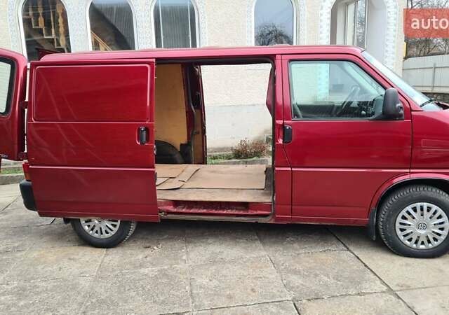 Красный Фольксваген Transporter, объемом двигателя 2.5 л и пробегом 206 тыс. км за 7290 $, фото 10 на Automoto.ua