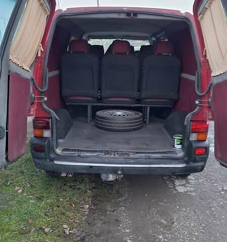 Красный Фольксваген Transporter, объемом двигателя 2.5 л и пробегом 247 тыс. км за 6500 $, фото 4 на Automoto.ua