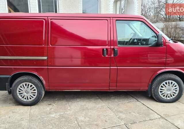 Красный Фольксваген Transporter, объемом двигателя 2.5 л и пробегом 206 тыс. км за 7400 $, фото 3 на Automoto.ua