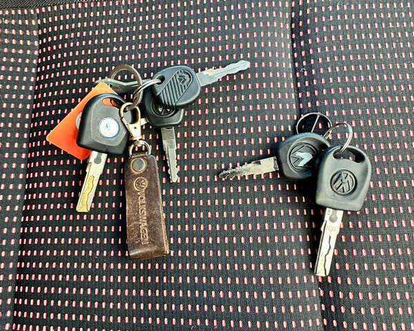 Красный Фольксваген Transporter, объемом двигателя 2.5 л и пробегом 376 тыс. км за 6800 $, фото 16 на Automoto.ua