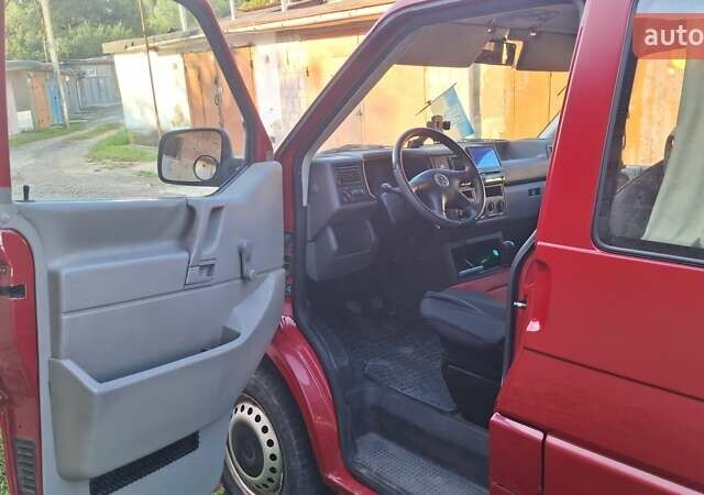 Красный Фольксваген Transporter, объемом двигателя 2.5 л и пробегом 247 тыс. км за 6500 $, фото 8 на Automoto.ua