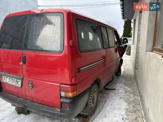 Красный Фольксваген Transporter, объемом двигателя 2.5 л и пробегом 345 тыс. км за 1800 $, фото 12 на Automoto.ua