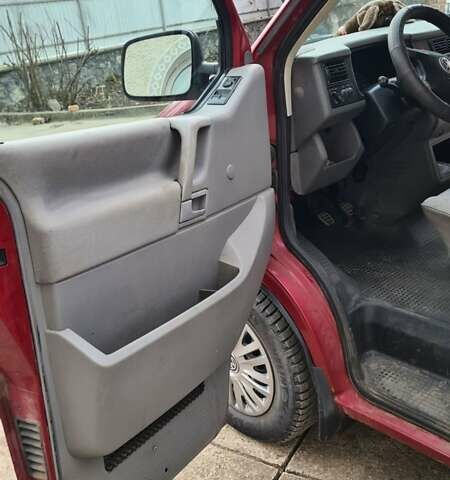 Красный Фольксваген Transporter, объемом двигателя 2.5 л и пробегом 206 тыс. км за 7290 $, фото 14 на Automoto.ua