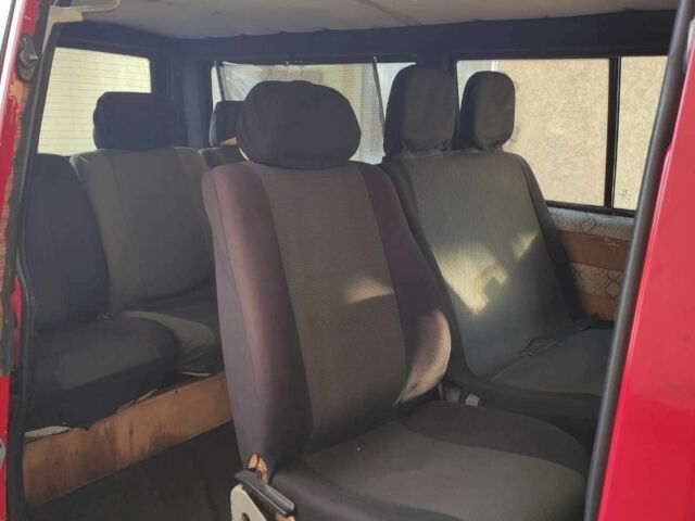 Красный Фольксваген Transporter, объемом двигателя 2.5 л и пробегом 450 тыс. км за 6000 $, фото 11 на Automoto.ua