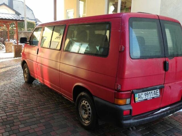 Красный Фольксваген Transporter, объемом двигателя 2.5 л и пробегом 450 тыс. км за 6000 $, фото 2 на Automoto.ua