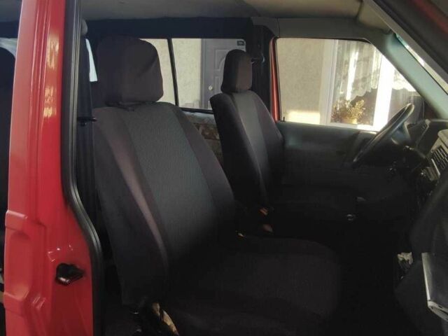 Красный Фольксваген Transporter, объемом двигателя 2.5 л и пробегом 450 тыс. км за 6000 $, фото 8 на Automoto.ua