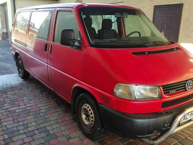 Красный Фольксваген Transporter, объемом двигателя 2.5 л и пробегом 450 тыс. км за 6000 $, фото 1 на Automoto.ua