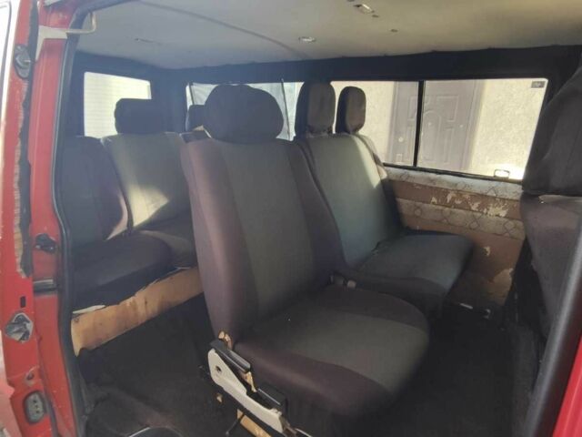 Красный Фольксваген Transporter, объемом двигателя 2.5 л и пробегом 450 тыс. км за 6000 $, фото 5 на Automoto.ua