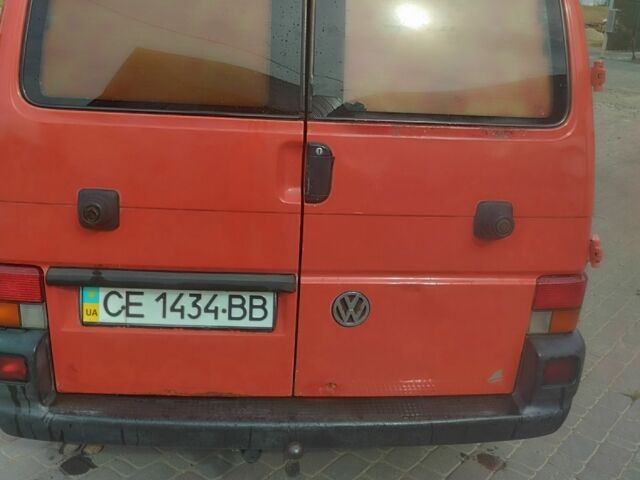 Красный Фольксваген Transporter, объемом двигателя 2.5 л и пробегом 386 тыс. км за 5200 $, фото 3 на Automoto.ua