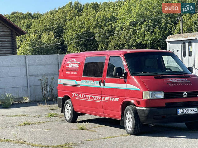 Красный Фольксваген Transporter, объемом двигателя 2.5 л и пробегом 310 тыс. км за 7700 $, фото 3 на Automoto.ua