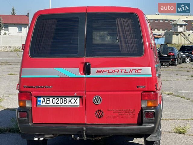 Красный Фольксваген Transporter, объемом двигателя 2.5 л и пробегом 310 тыс. км за 7700 $, фото 27 на Automoto.ua