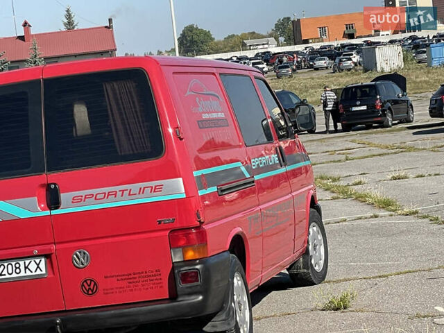 Красный Фольксваген Transporter, объемом двигателя 2.5 л и пробегом 310 тыс. км за 7700 $, фото 31 на Automoto.ua