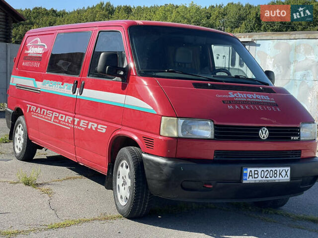 Красный Фольксваген Transporter, объемом двигателя 2.5 л и пробегом 310 тыс. км за 7700 $, фото 6 на Automoto.ua