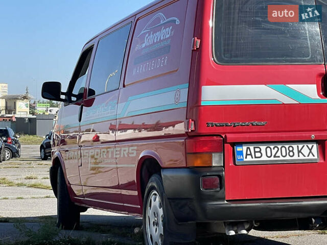 Красный Фольксваген Transporter, объемом двигателя 2.5 л и пробегом 310 тыс. км за 7700 $, фото 26 на Automoto.ua