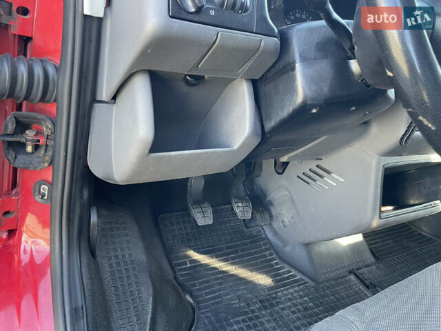 Красный Фольксваген Transporter, объемом двигателя 2.5 л и пробегом 310 тыс. км за 7700 $, фото 52 на Automoto.ua