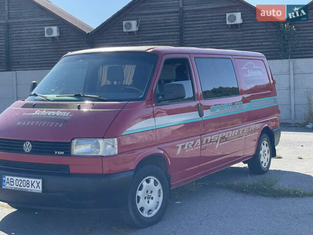 Красный Фольксваген Transporter, объемом двигателя 2.5 л и пробегом 310 тыс. км за 7700 $, фото 12 на Automoto.ua