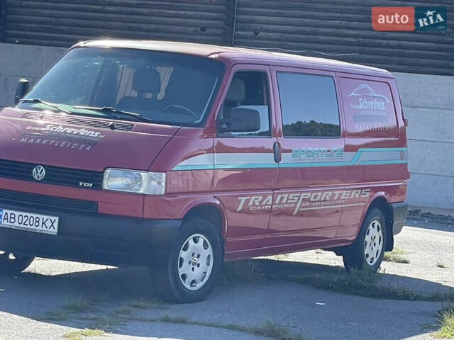 Красный Фольксваген Transporter, объемом двигателя 2.5 л и пробегом 310 тыс. км за 7700 $, фото 41 на Automoto.ua