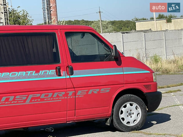 Красный Фольксваген Transporter, объемом двигателя 2.5 л и пробегом 310 тыс. км за 7700 $, фото 34 на Automoto.ua