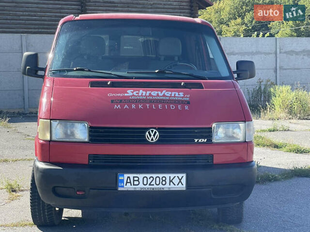 Красный Фольксваген Transporter, объемом двигателя 2.5 л и пробегом 310 тыс. км за 7700 $, фото 11 на Automoto.ua